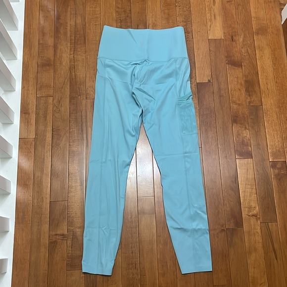 Knix stashable high rise leggings - Picture 3 of 4